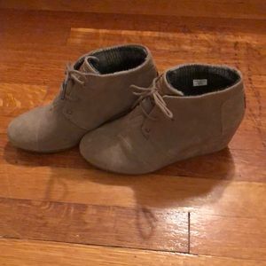 Toms Suede Wedges